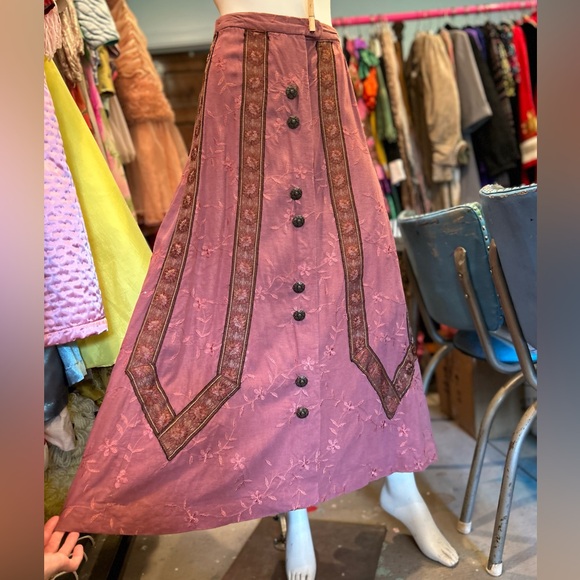 Shakespearean Tapestry Skirt - Picture 12 of 16